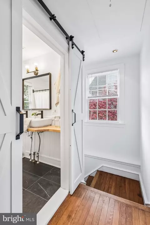 Entry Way - 9 Doyle Rd, Wayne, PA 19087 photo 4 of 4