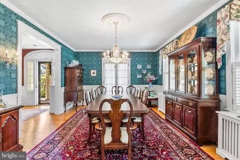 Dining - 401 N Rolling Rd, Springfield, PA 19064 photo 2 of 4