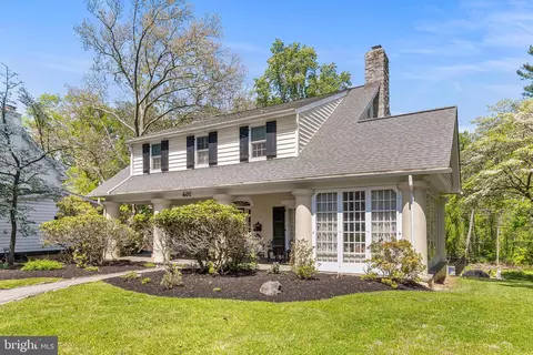 Exterior - 401 N Rolling Rd, Springfield, PA 19064 photo 3 of 23