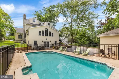 Exterior - 401 N Rolling Rd, Springfield, PA 19064 photo 10 of 23