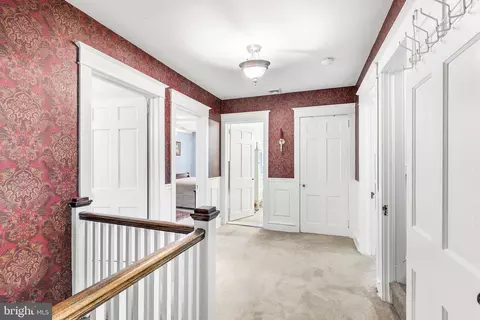 Entry Way - 401 N Rolling Rd, Springfield, PA 19064 photo 3 of 5