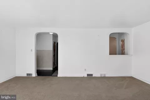 Entry Way - 230 Windsor Ave, Darby, PA 19082 photo 3 of 4