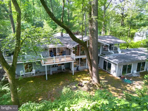 310 Jeffrey Ln, Newtown Square, PA 19073
