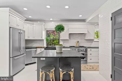 Kitchen - 119 Cambria Ct, Wayne, PA 19087 photo 3 of 4