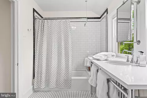 Bath - 119 Cambria Ct, Wayne, PA 19087 photo 4 of 4