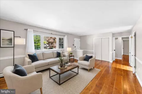 225 Chestnut St, Newtown Square, PA 19073