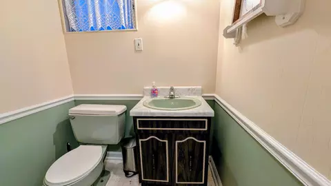 Bath - 89 Worrell, Springfield, PA 19064 photo 1 of 1