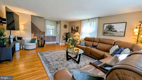 Entry Way - 89 Worrell, Springfield, PA 19064 photo 1 of 2