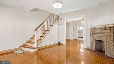 Living - 246 Wembly Rd, Darby, PA 19082 photo 1 of 2