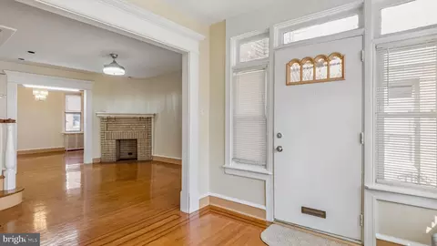 Entry Way - 246 Wembly Rd, Darby, PA 19082 photo 2 of 7
