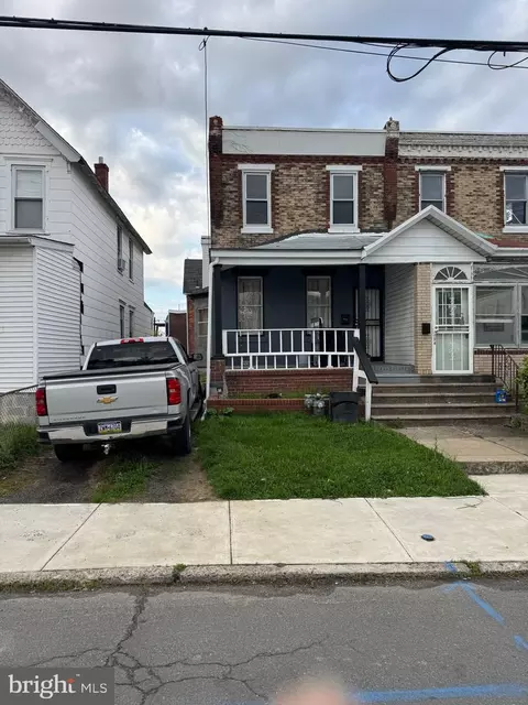 132 Walnut St, Colwyn, PA 19023