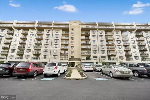 800 Avondale Rd #6P, Wallingford, PA 19086