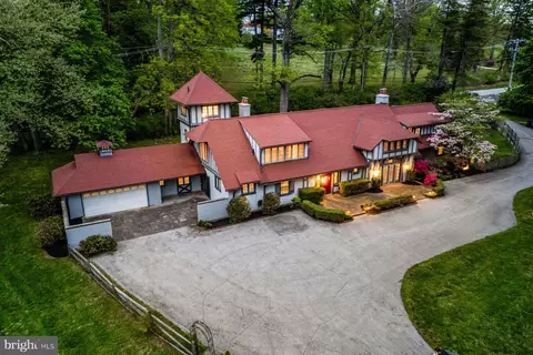 461 S Roberts Rd, Bryn Mawr, PA 19010