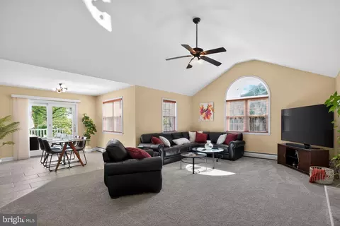 962 Edwards Dr, Springfield, PA 19064 photo 12
