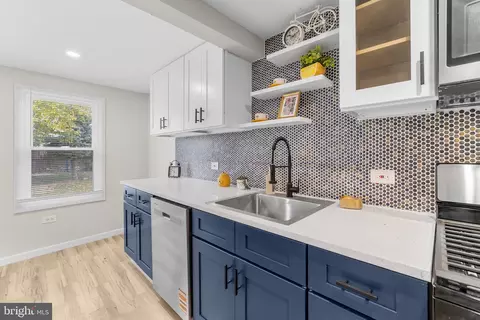 Kitchen - 3320 W 3rd St, Marcus Hook, PA 19061 photo 2 of 6