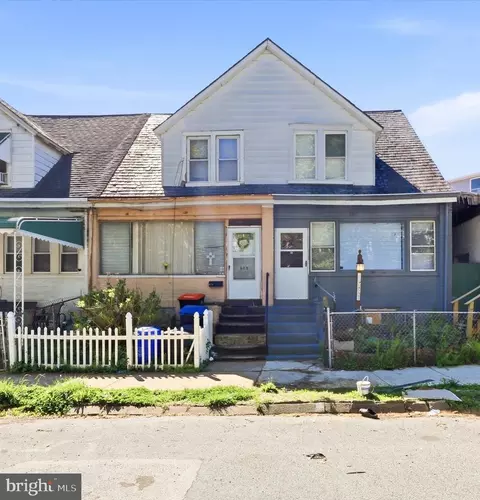 817 W 11th St, Chester, PA 19013