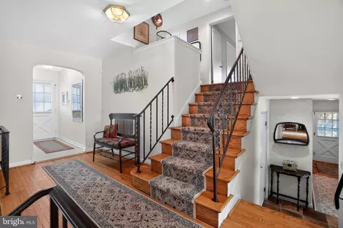 Entry Way - 307 Colonial Dr, Wallingford, PA 19086 photo 1 of 3