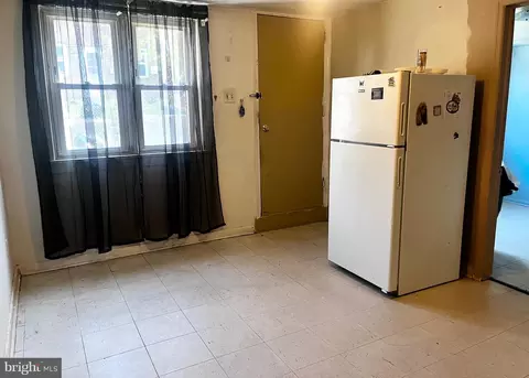 Entry Way - 165 Ervin Ave, Linwood, PA 19061 photo 2 of 3