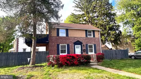 1029 Lamb Rd, Secane, PA 19018