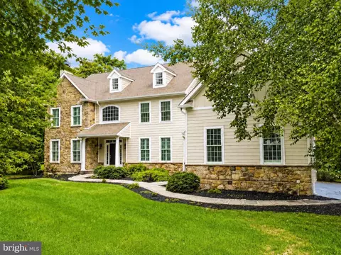 7 Lockhart Dr, Garnet Valley, PA 19060