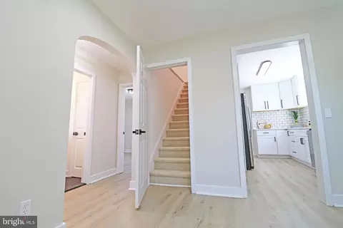 Entry Way - 117 Walnut Rd, Wallingford, PA 19086 photo 2 of 2