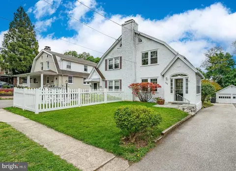 436 Saint Davids Ave, Wayne, PA 19087