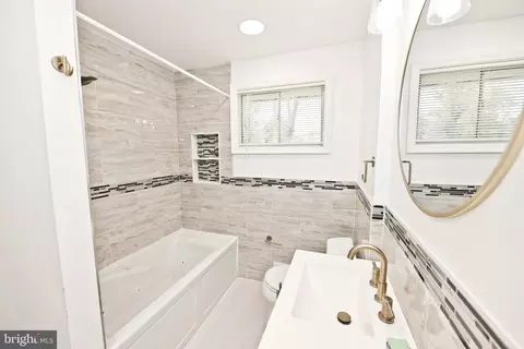 Bath - 50 Eldon Ave, Lansdowne, PA 19050 photo 1 of 7