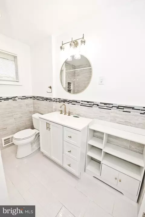 Bath - 50 Eldon Ave, Lansdowne, PA 19050 photo 2 of 7