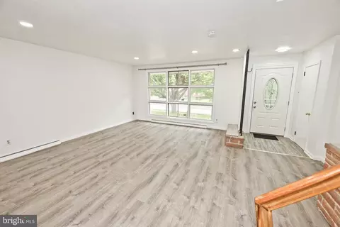 Living - 50 Eldon Ave, Lansdowne, PA 19050 photo 6 of 9
