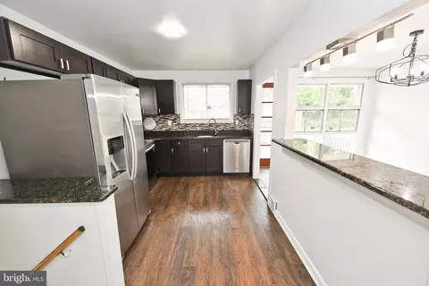 Kitchen - 50 Eldon Ave, Lansdowne, PA 19050 photo 3 of 4