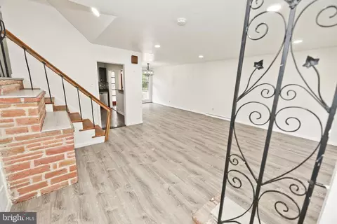 Entry Way - 50 Eldon Ave, Lansdowne, PA 19050 photo 2 of 7