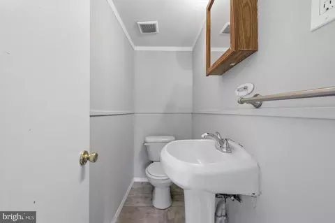 Entry Way - 151 Chadwick Ave, Marcus Hook, PA 19061 photo 2 of 2