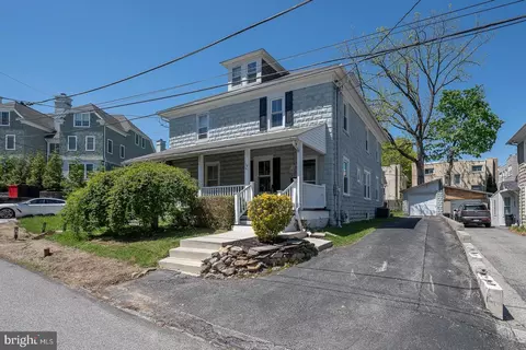 104 Owens Ln, Wayne, PA 19087