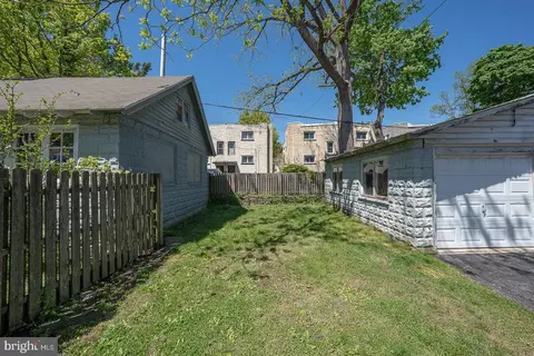 Exterior - 104 Owens Ln, Wayne, PA 19087 photo 4 of 5