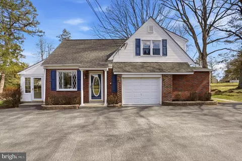 2880 Old Cedar Grove Rd, Broomall, PA 19008