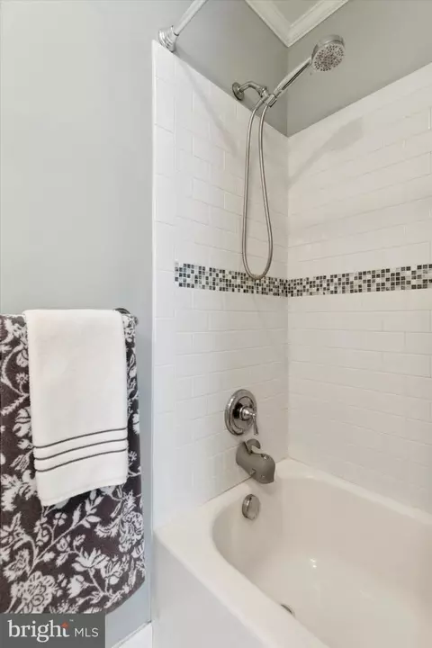 Bath - 333 Liberty Ln, Wayne, PA 19087 photo 6 of 6