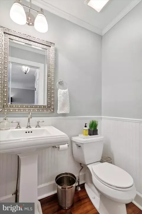 Bath - 333 Liberty Ln, Wayne, PA 19087 photo 1 of 6