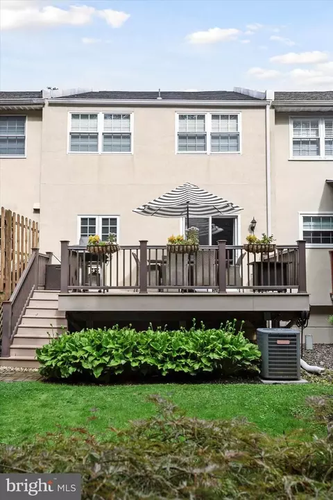 Exterior - 333 Liberty Ln, Wayne, PA 19087 photo 4 of 4