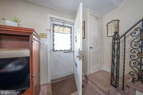 Entry Way - 103 Margate Rd, Darby, PA 19082 photo 1 of 4