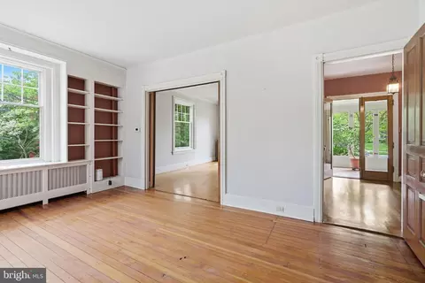 Living - 404 Oak Ln, Wayne, PA 19087 photo 5 of 6