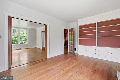 Living - 404 Oak Ln, Wayne, PA 19087 photo 3 of 6