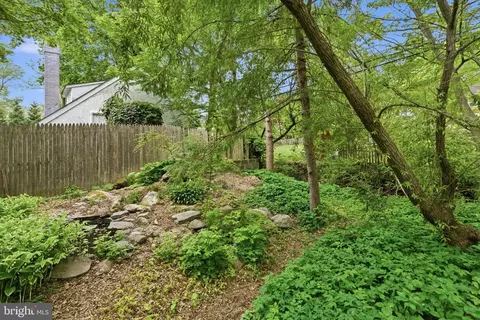 Exterior - 404 Oak Ln, Wayne, PA 19087 photo 14 of 21
