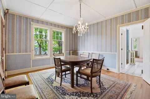 Dining - 404 Oak Ln, Wayne, PA 19087 photo 2 of 3