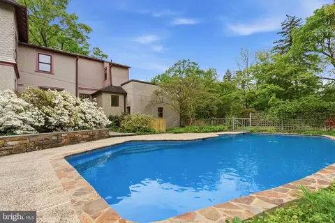 Exterior - 404 Oak Ln, Wayne, PA 19087 photo 11 of 21