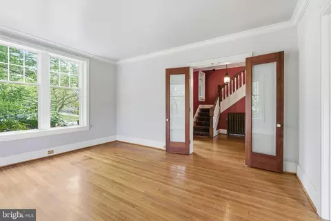 Living - 404 Oak Ln, Wayne, PA 19087 photo 4 of 6