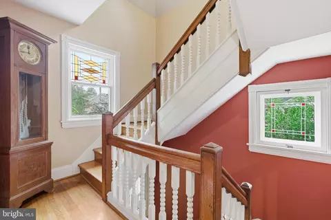 Entry Way - 404 Oak Ln, Wayne, PA 19087 photo 4 of 7
