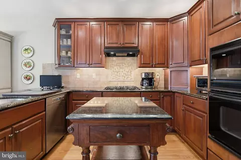 Kitchen - 10 Riders Run, Newtown Square, PA 19073 photo 2 of 4