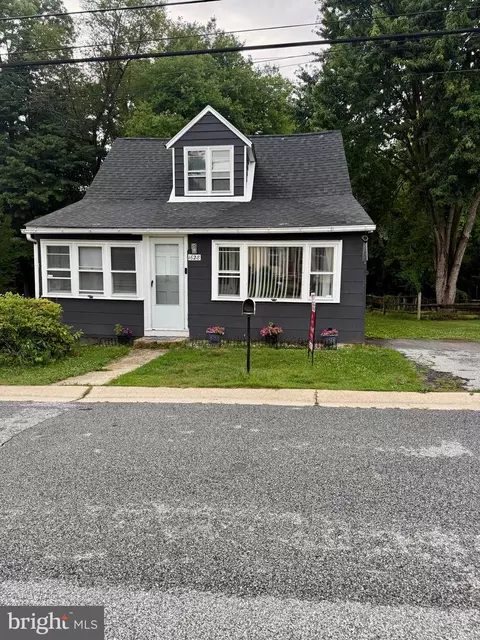 1628 Cherry St, Boothwyn, PA 19061