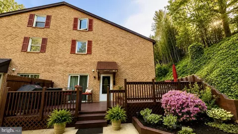 97 Park Vallei, Brookhaven, PA 19015
