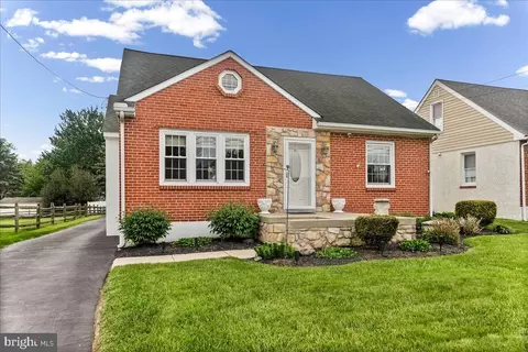 4110 Naamans Creek Rd, Ogden, PA 19061